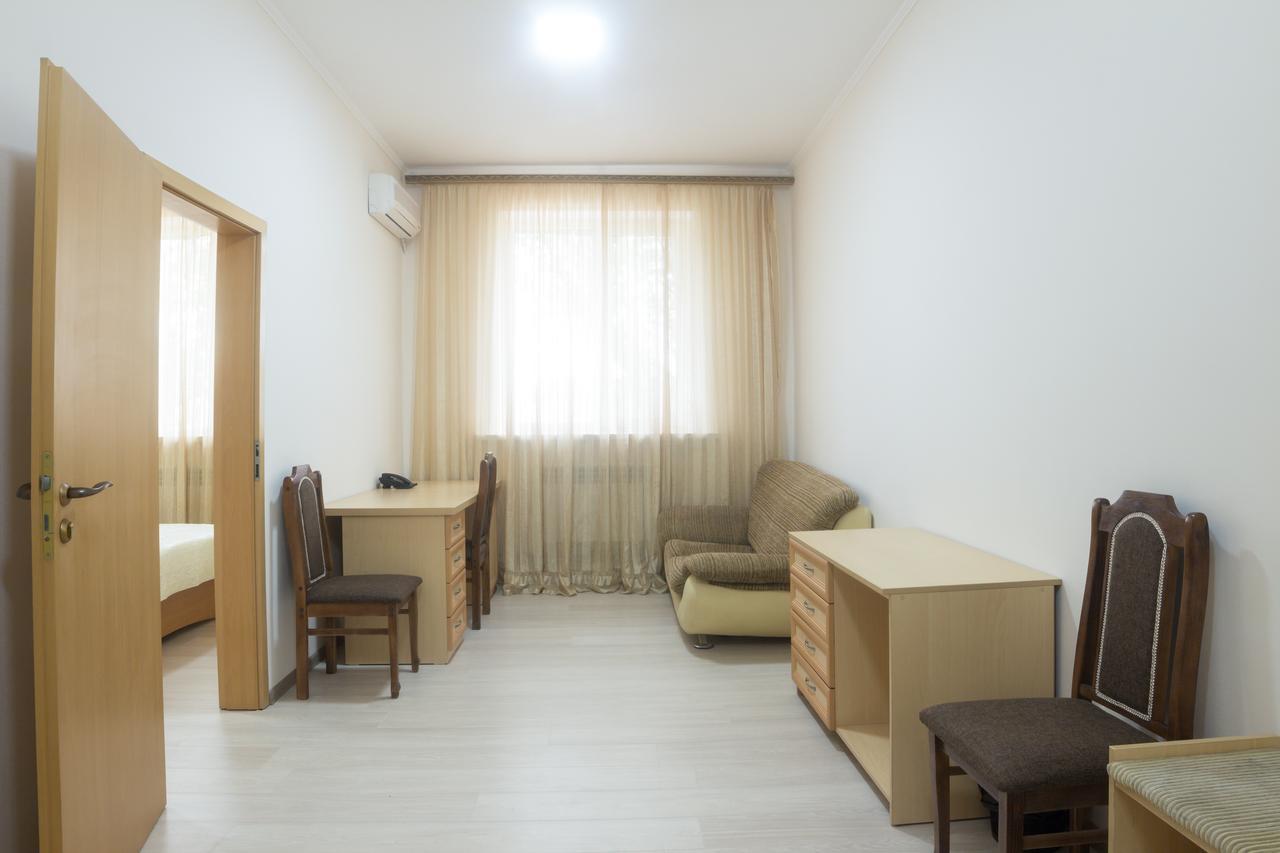 Hotel Alma Ata Zhosaly Екстериор снимка